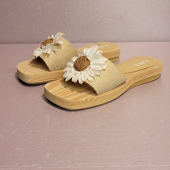 ESNY Daisey Summer Slide On Sandals size 7 tan & white - Picture 3 of 5
